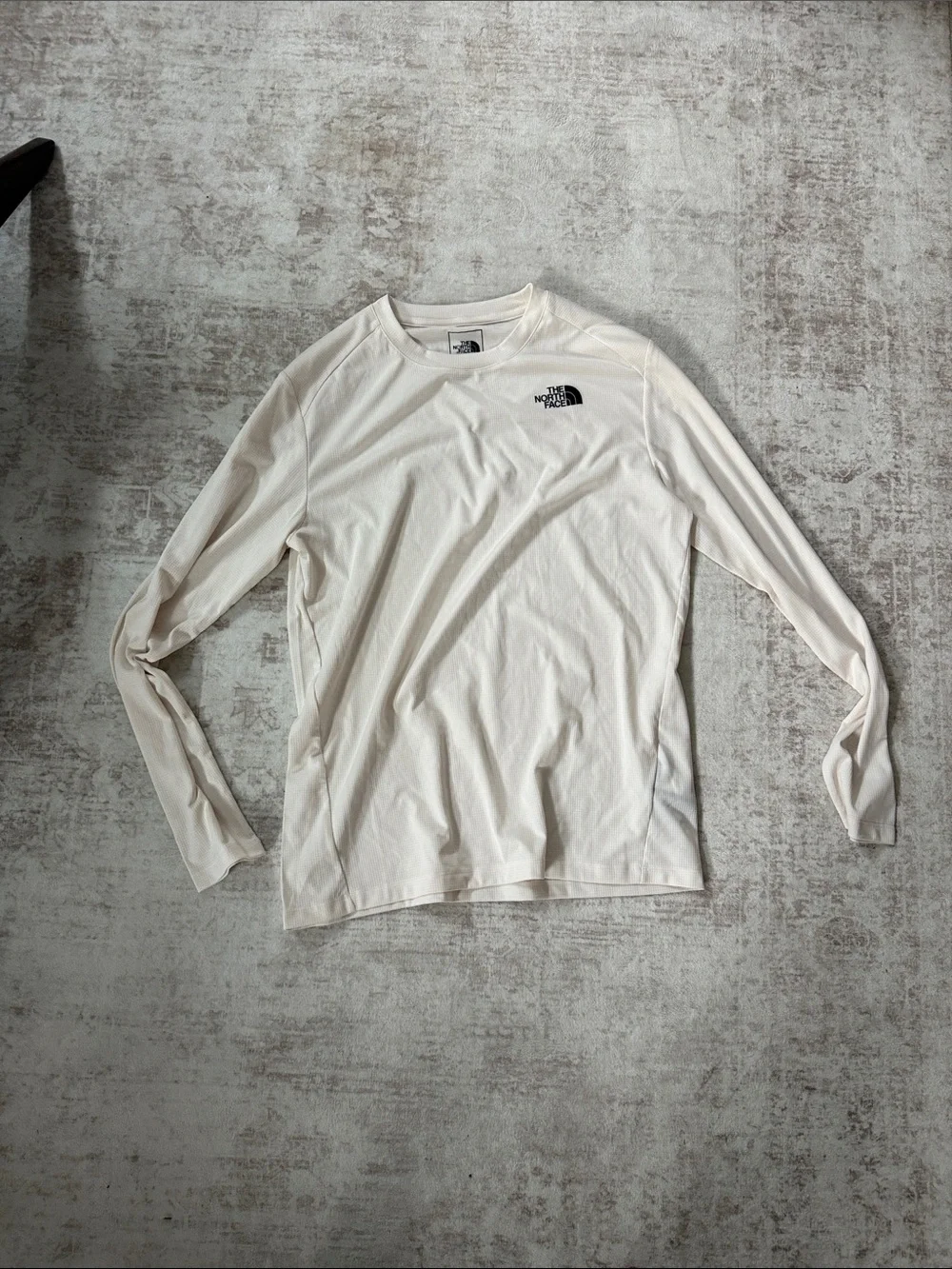 The North Face Men's Long-Sleeve Crewneck Tee in Off-White athletic material